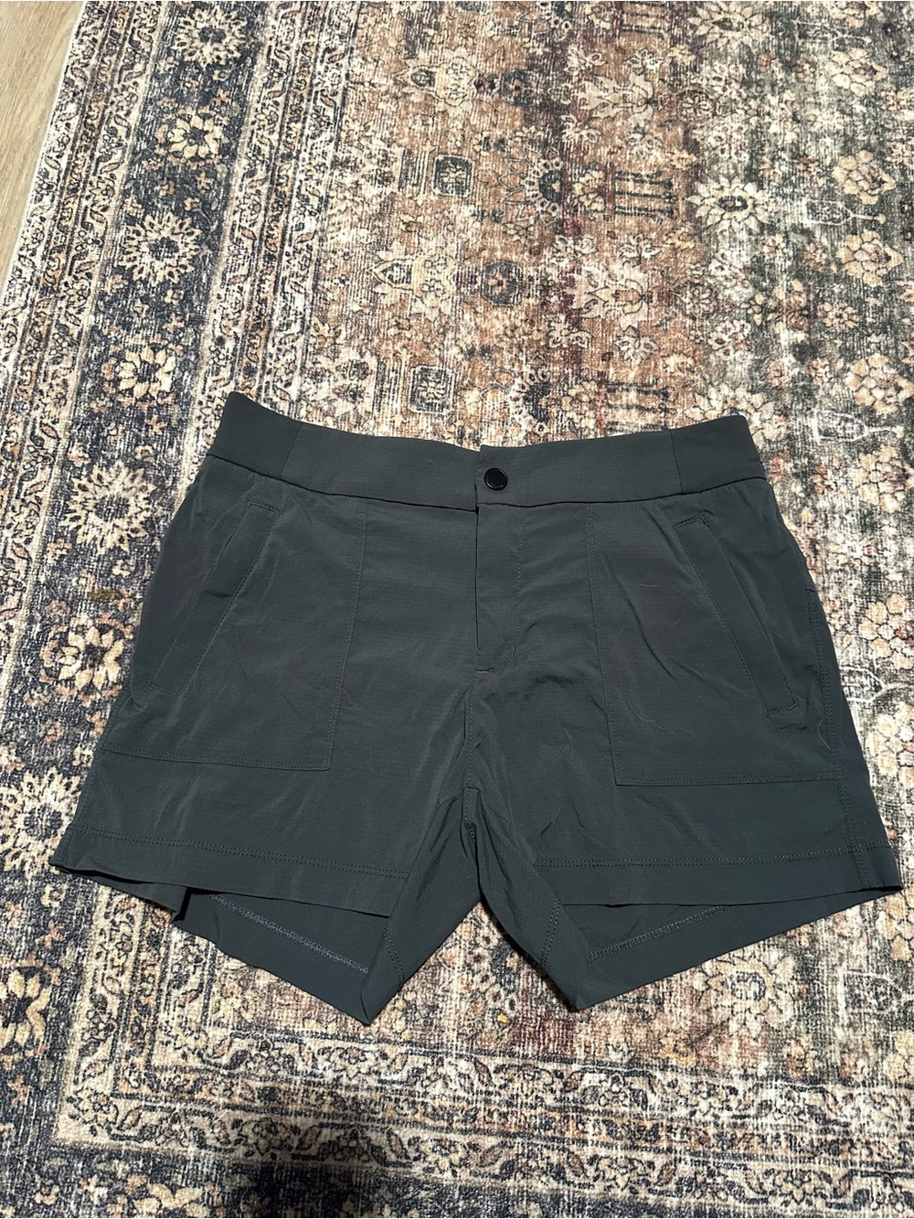 Athleta women’s shorts size 8 dark green charcoal color 
Classy but comfortable